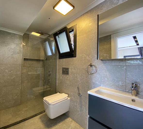 Image No.8-5 Bed Villa for sale