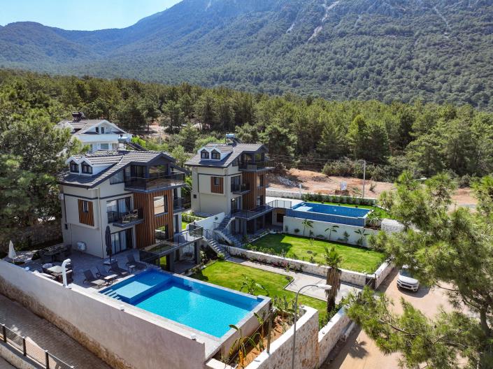 Image No.2-5 Bed Villa for sale