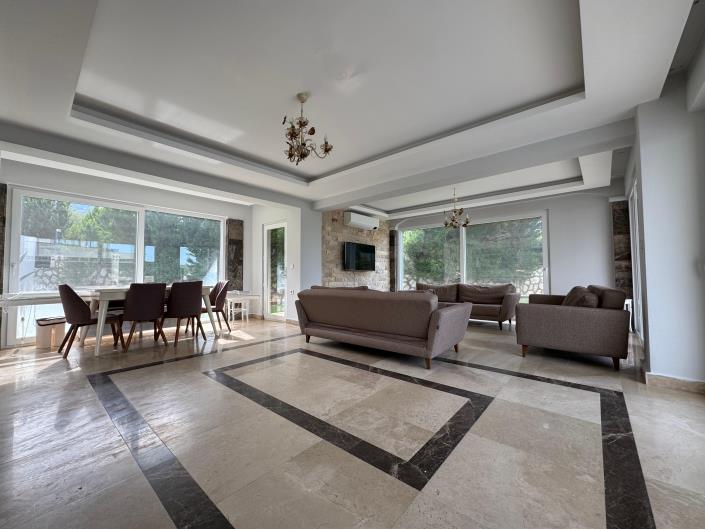 Image No.19-4 Bed Villa for sale