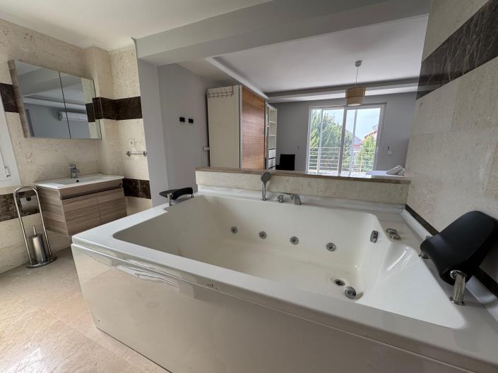 Image No.34-4 Bed Villa for sale
