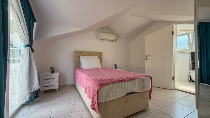 Image No.19-4 Bed Villa for sale