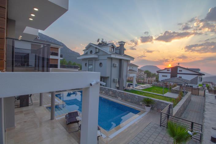 Image No.10-4 Bed Villa for sale