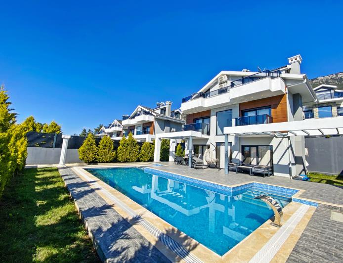 Image No.4-Villa de 4 chambres à vendre à Hisaronu