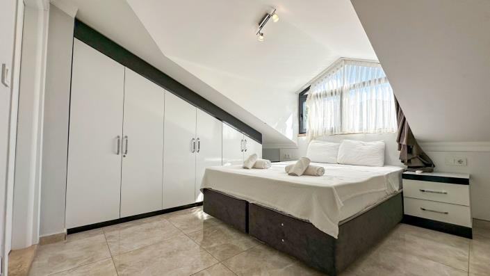 Image No.23-3 Bed Apartment for sale