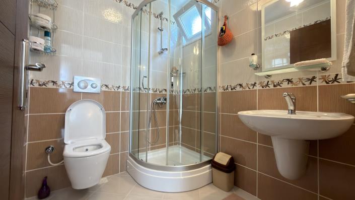 Image No.38-5 Bed Villa for sale