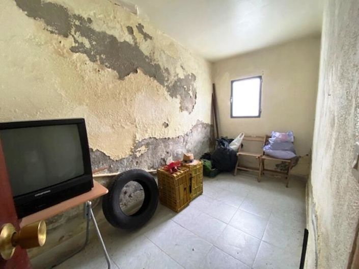 Image No.10-3 Bed Property for sale