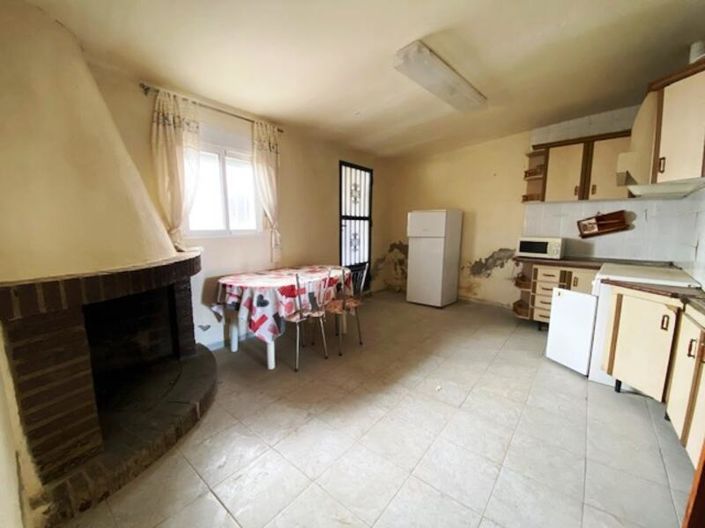 Image No.8-3 Bed Property for sale