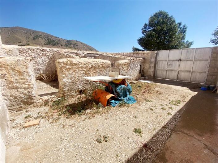 Image No.17-3 Bed Property for sale