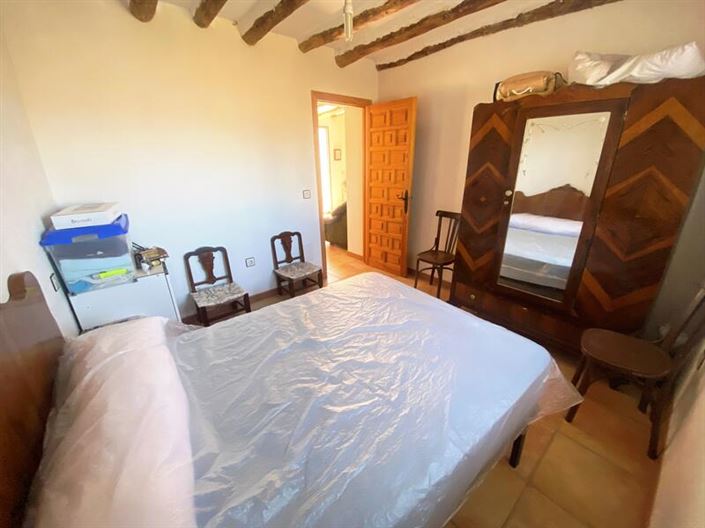 Image No.5-3 Bed Property for sale