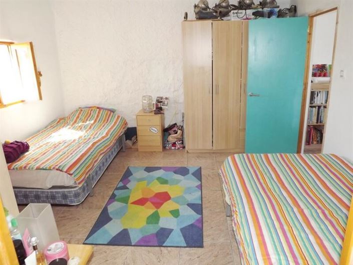 Image No.19-4 Bed Property for sale