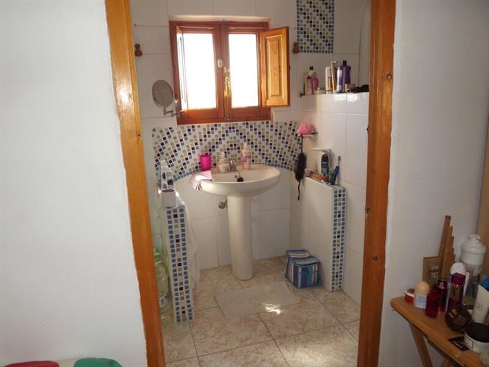 Image No.24-4 Bed Property for sale