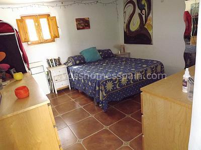 Image No.9-4 Bed Property for sale