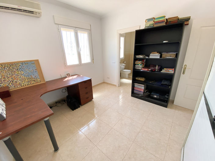 Image No.26-4 Bed Villa for sale