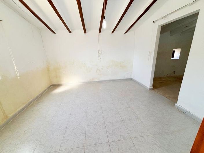 Image No.5-4 Bed Property for sale