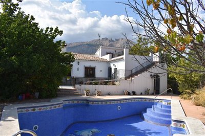 vh1409-country-house-for-sale-in-velez-rubio-