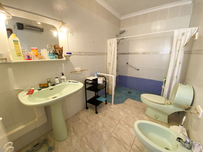 Image No.19-4 Bed Property for sale