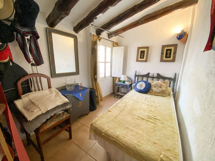 Image No.24-4 Bed Property for sale