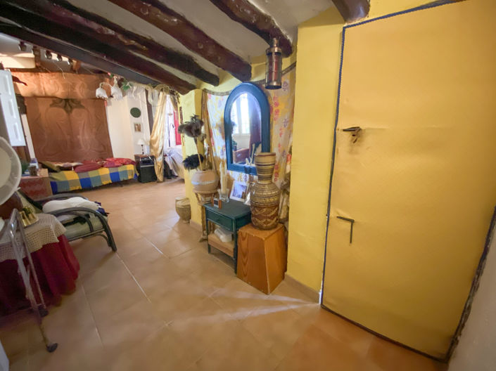 Image No.25-4 Bed Property for sale