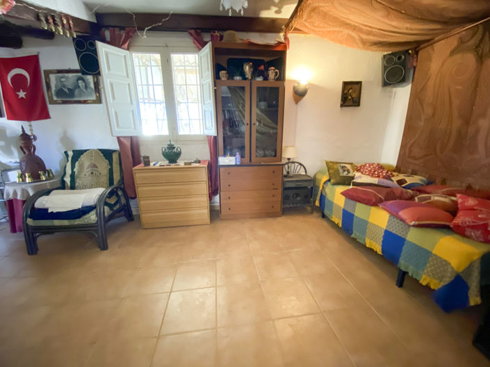 Image No.27-4 Bed Property for sale