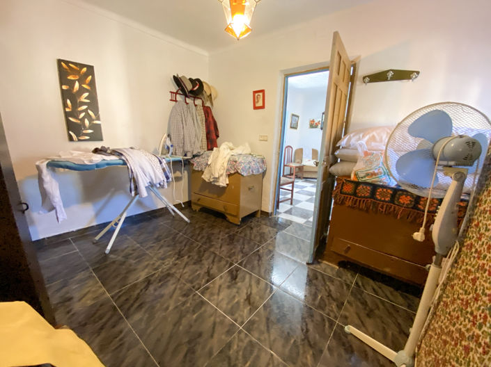 Image No.28-4 Bed Property for sale