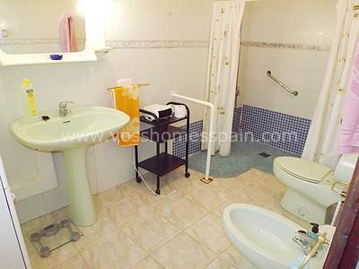 Image No.7-4 Bed Property for sale