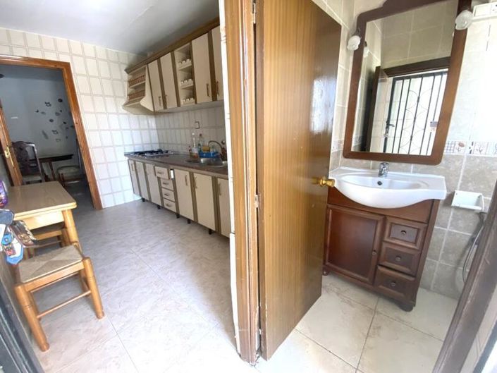 Image No.5-4 Bed Property for sale