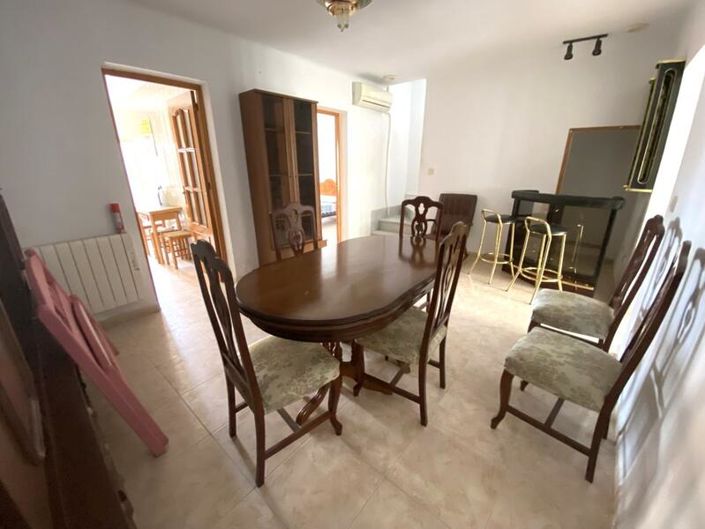 Image No.8-4 Bed Property for sale