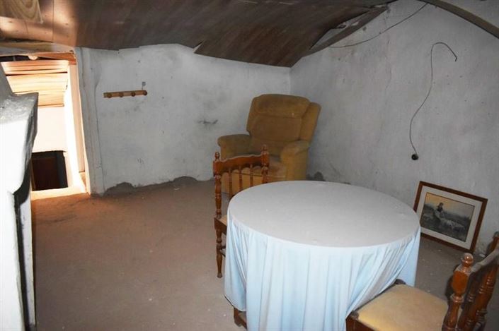 Image No.27-4 Bed Property for sale