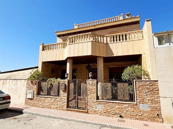 Image No.40-7 Bed Villa for sale
