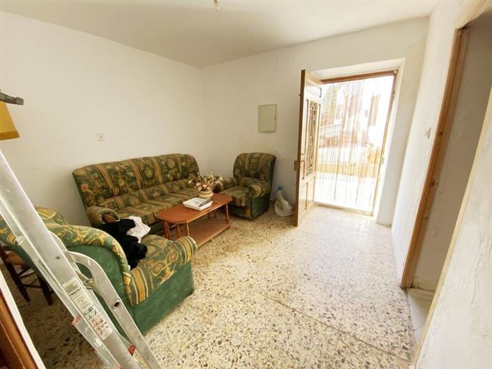 Image No.14-6 Bed Property for sale