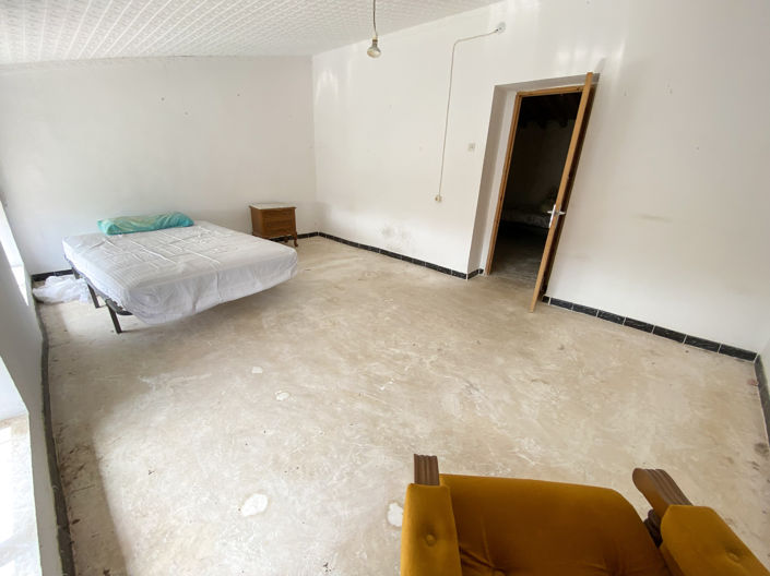 Image No.19-6 Bed Property for sale