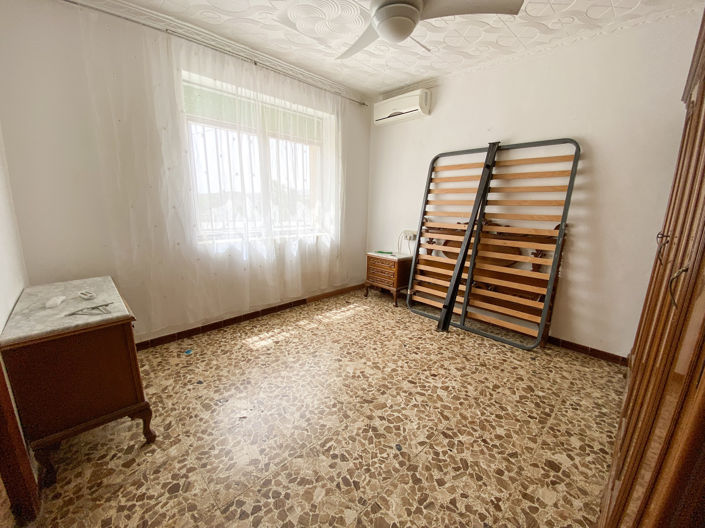 Image No.20-6 Bed Property for sale