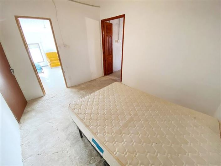 Image No.20-6 Bed Property for sale