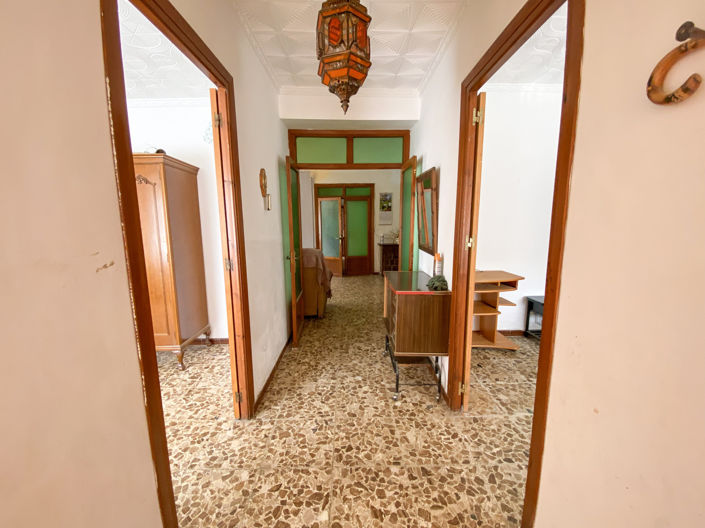 Image No.22-6 Bed Property for sale