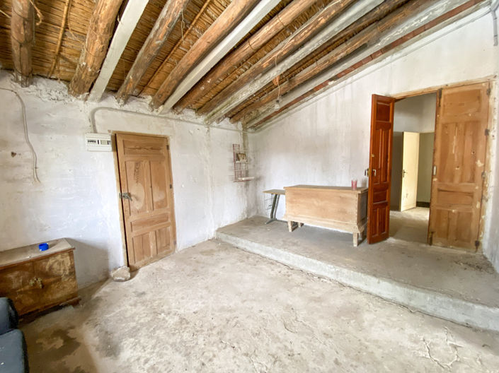 Image No.24-6 Bed Property for sale