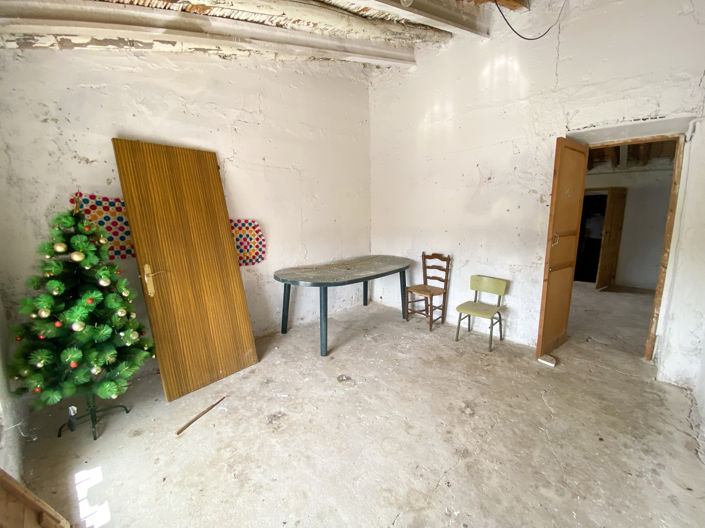 Image No.25-6 Bed Property for sale