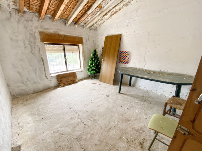 Image No.26-6 Bed Property for sale