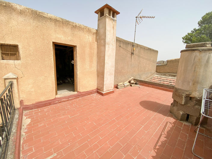 Image No.27-6 Bed Property for sale