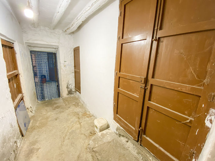 Image No.35-6 Bed Property for sale