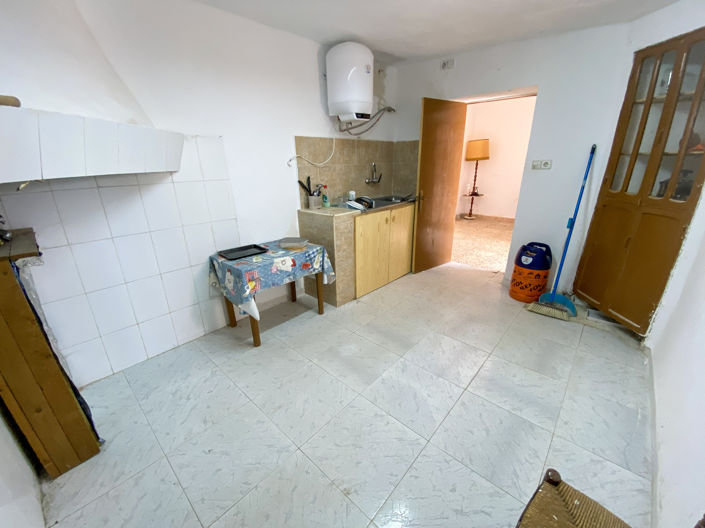 Image No.36-6 Bed Property for sale