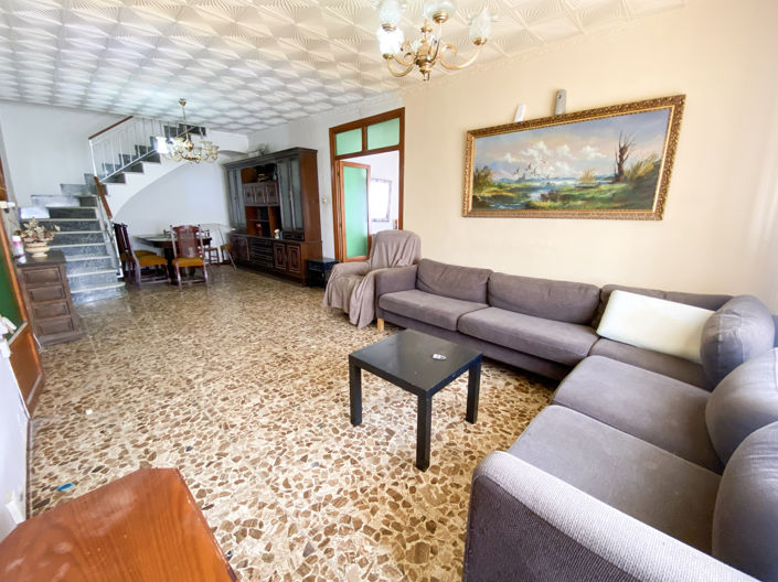 Image No.4-6 Bed Property for sale