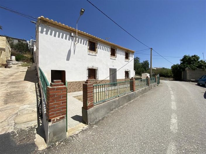 Image No.1-6 Bed Property for sale