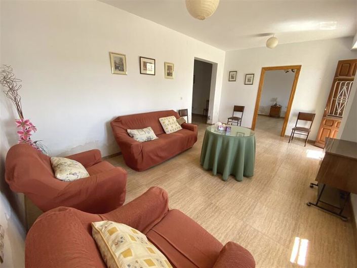 Image No.10-3 Bed Property for sale