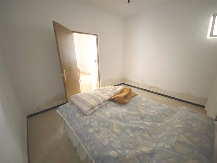 Image No.15-3 Bed Property for sale