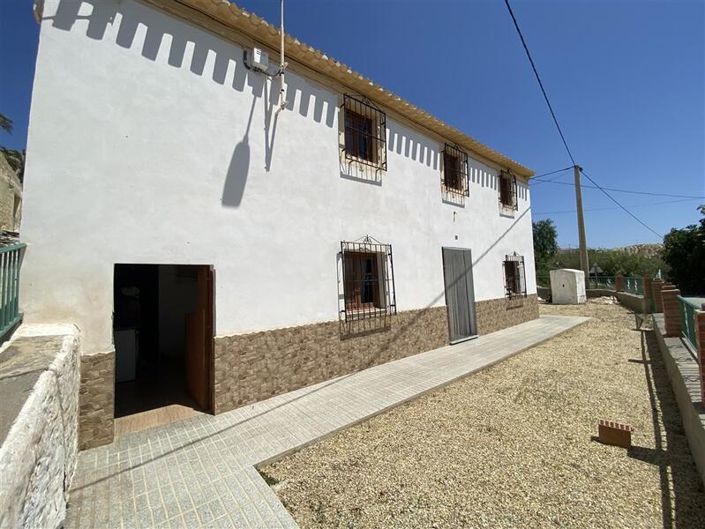 Image No.40-3 Bed Property for sale