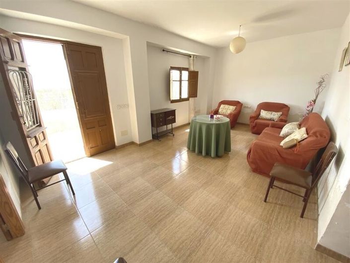 Image No.8-3 Bed Property for sale