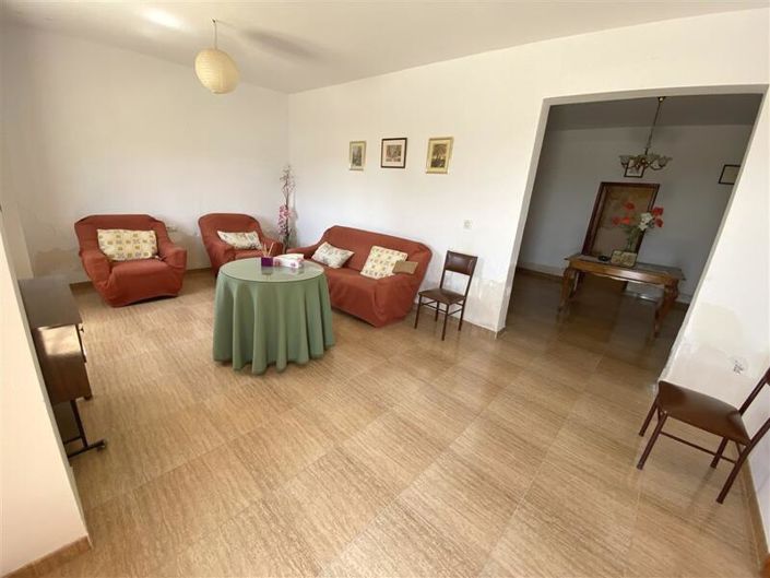 Image No.9-3 Bed Property for sale