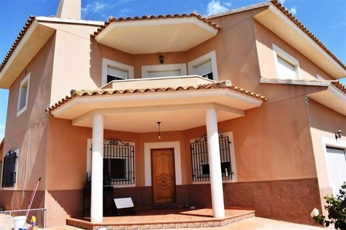 Image No.2-3 Bed Villa for sale