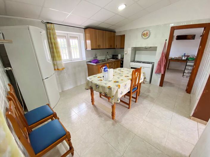 Image No.10-3 Bed Property for sale