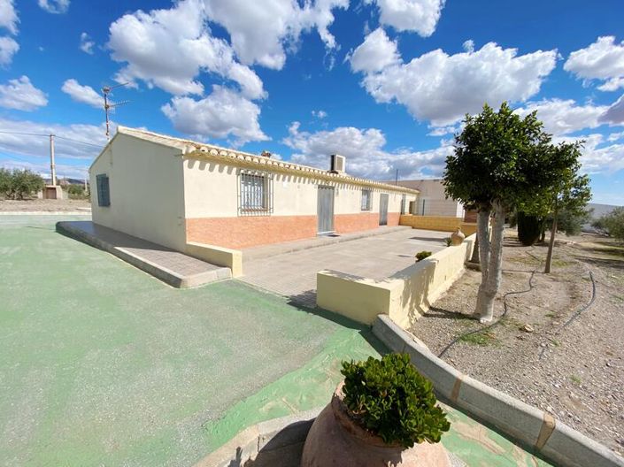 Image No.17-3 Bed Property for sale